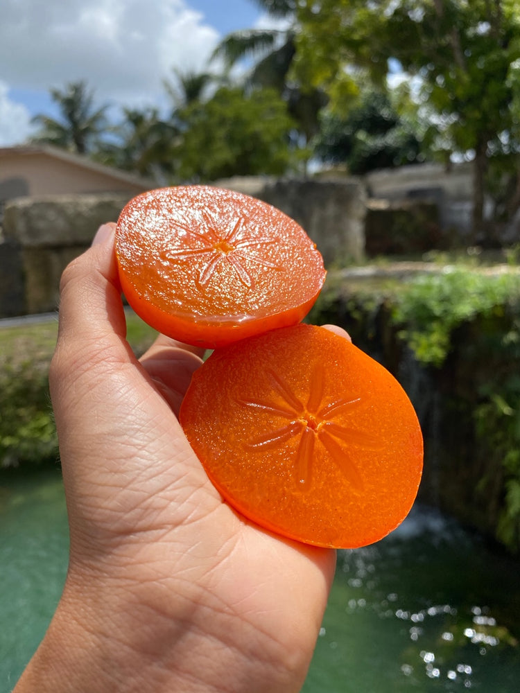 It's Tropical Persimmon Season 🍅